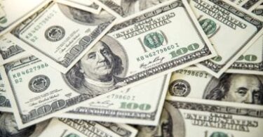 سعر الدولار مقابل الجنيه - تفاصيل الخبر