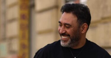 عمرو مصطفى - تفاصيل الخبر