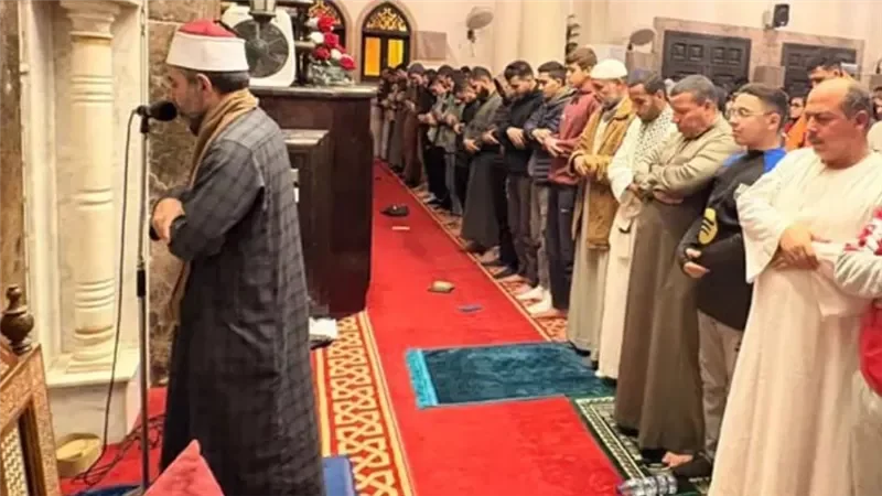 موعد اذان العشاء - تفاصيل الخبر